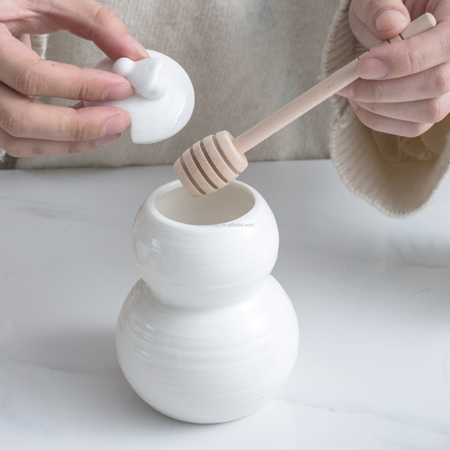 White Honey Bee Bottles With Spoon Ceramic Honey Jars